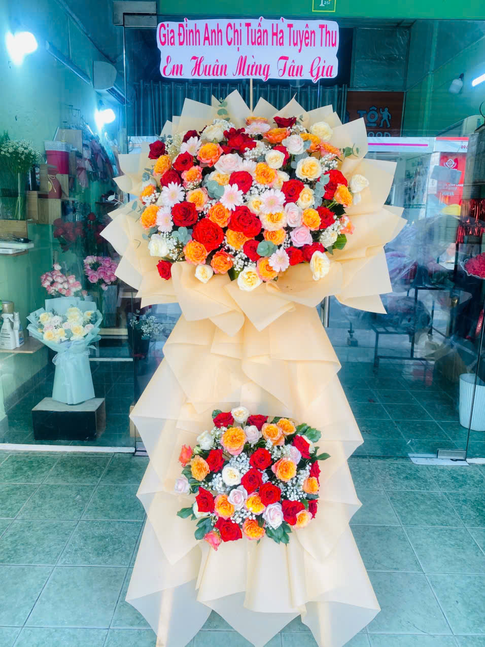 Kệ hoa khai trương 014