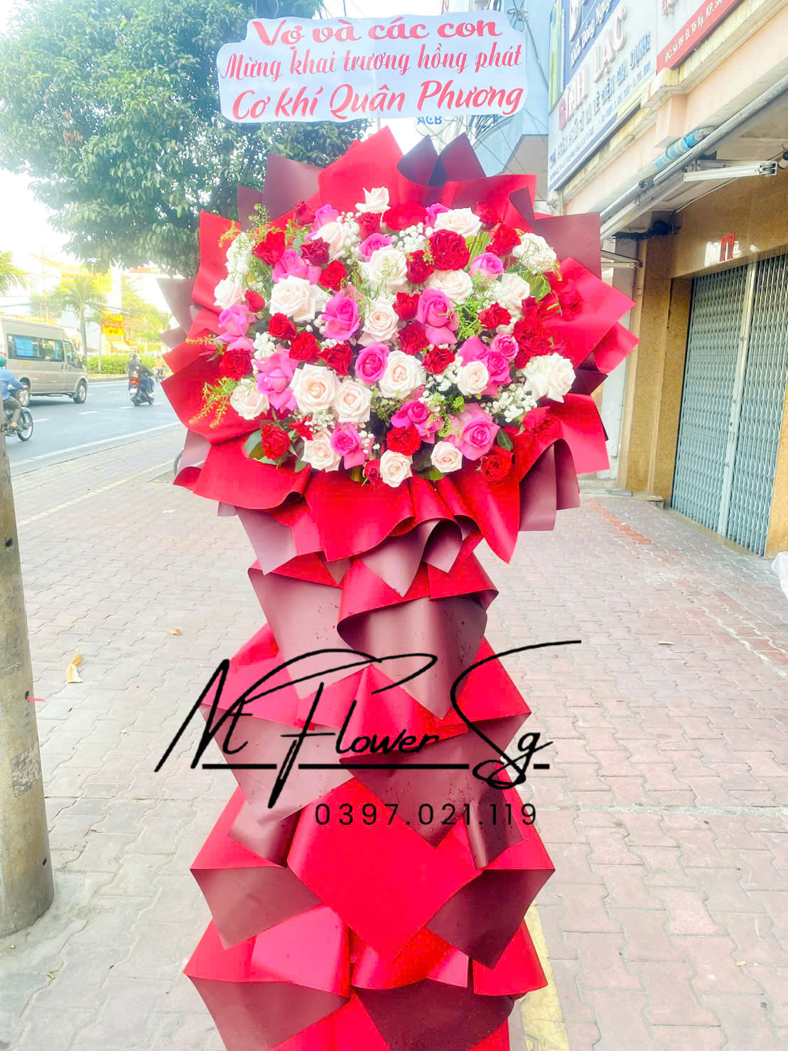 Kệ hoa khai trương 017