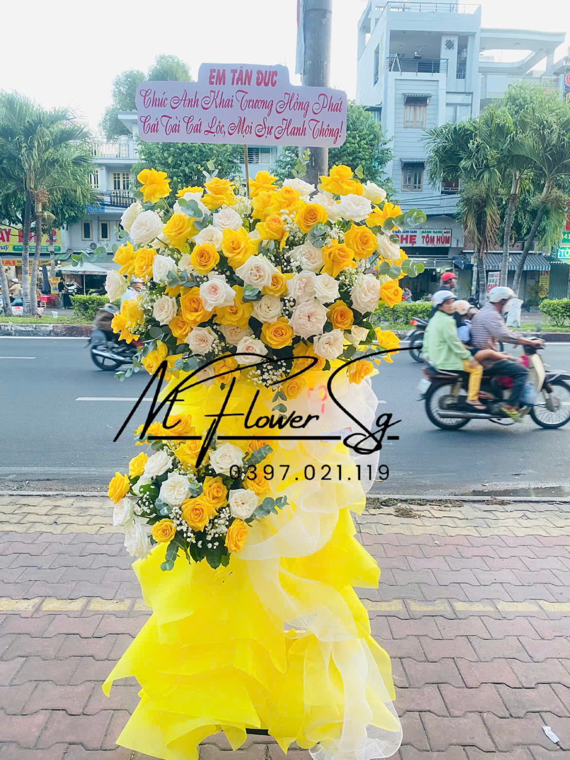 Kệ hoa khai trương 021