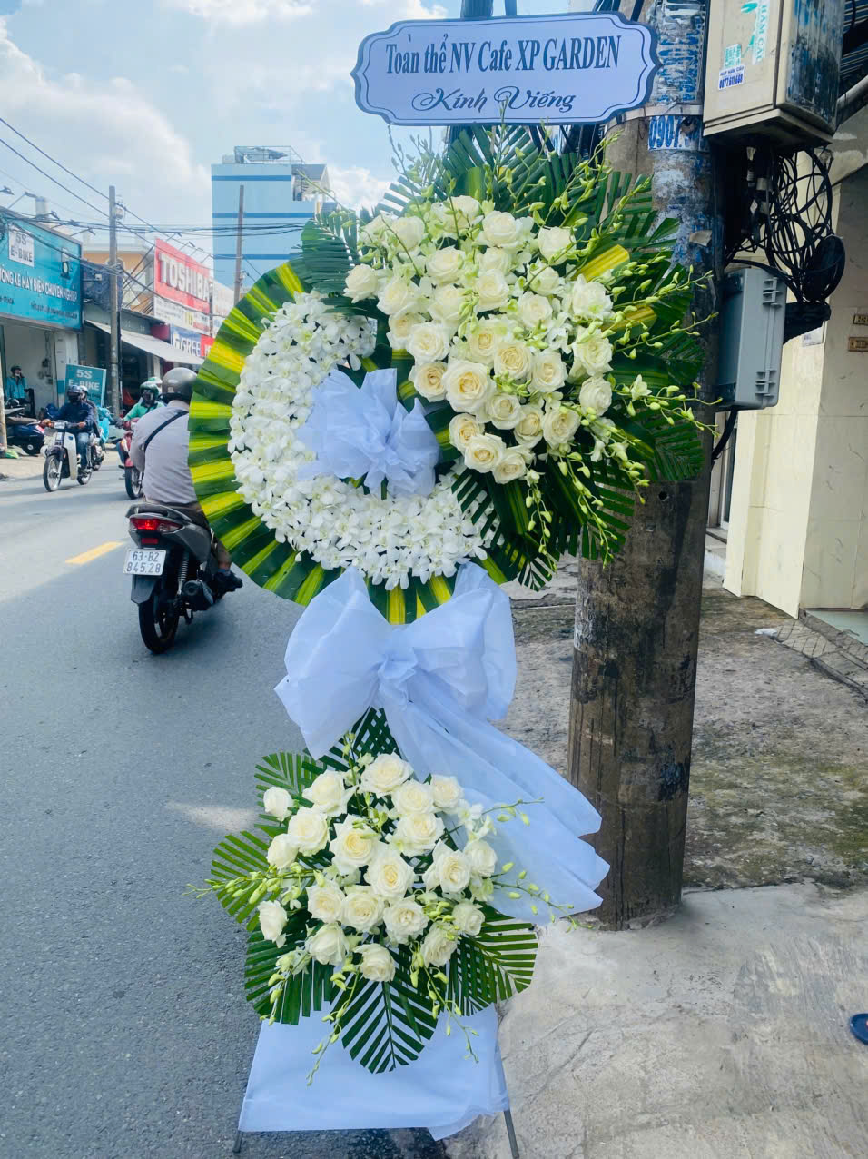 Hoa viếng đám tang 072