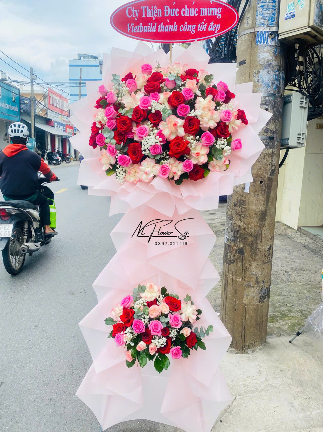 Kệ hoa khai trương 037