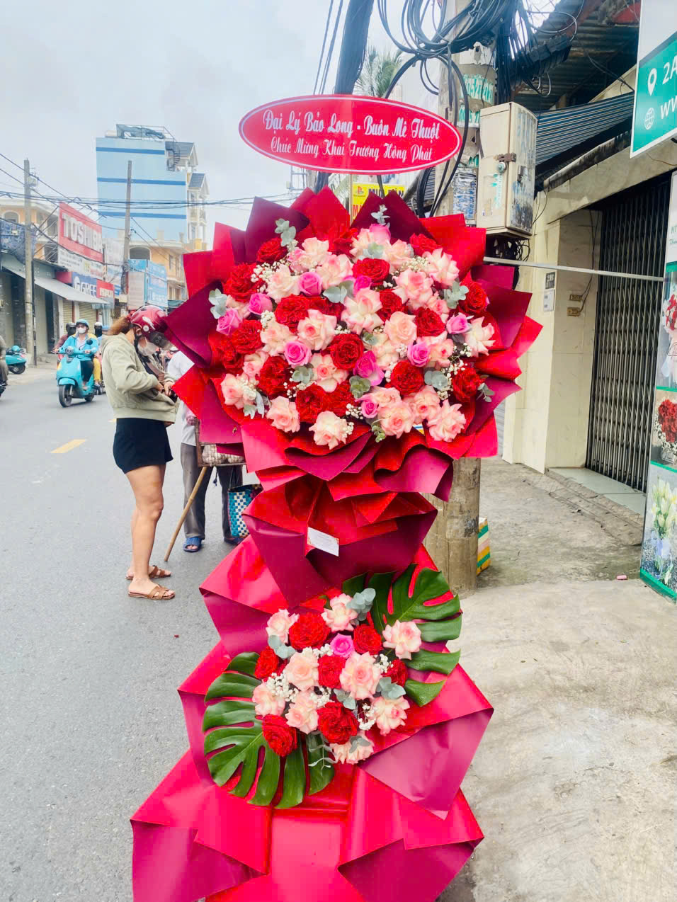Kệ hoa khai trương 040