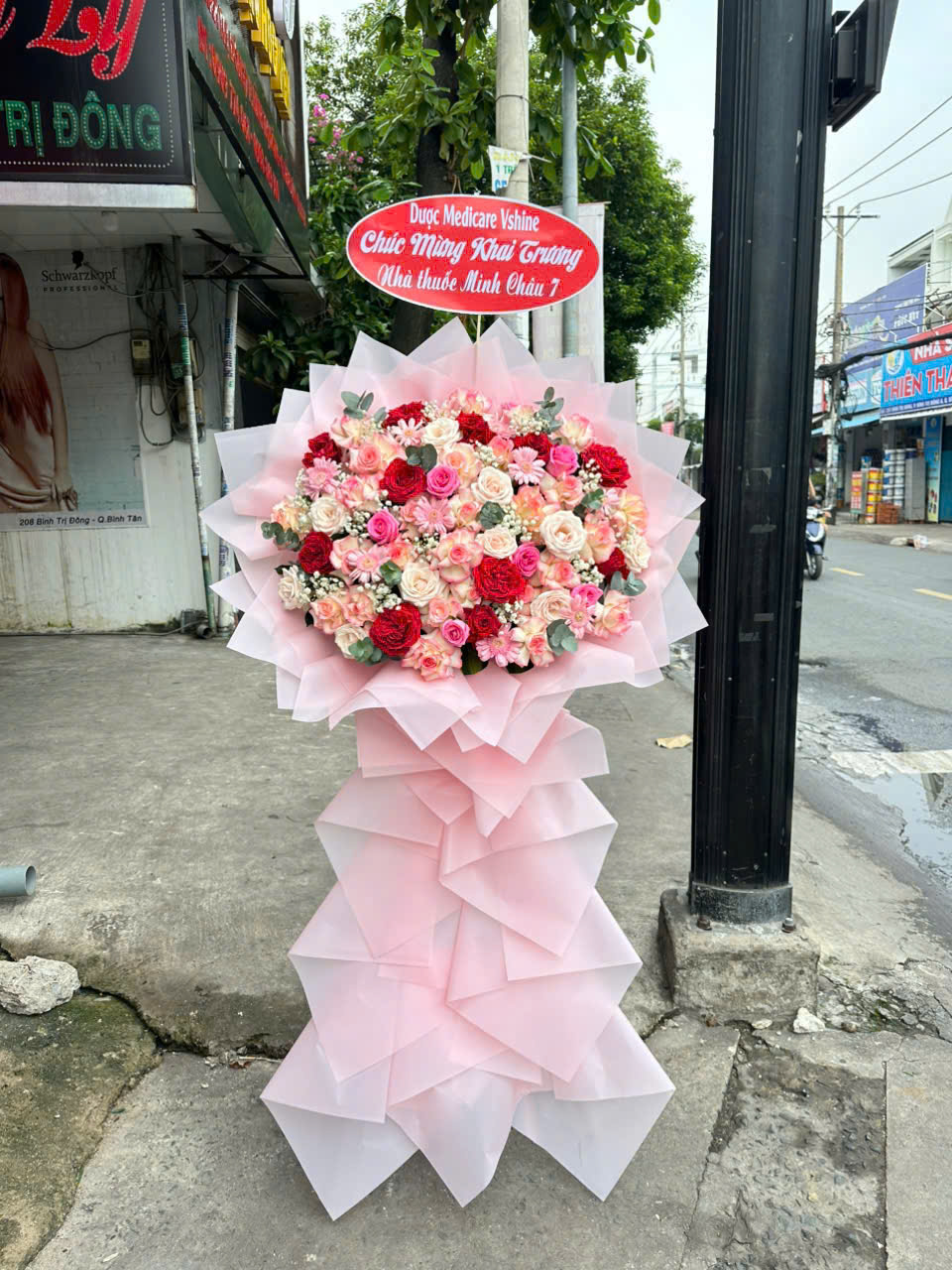 Kệ hoa khai trương 047