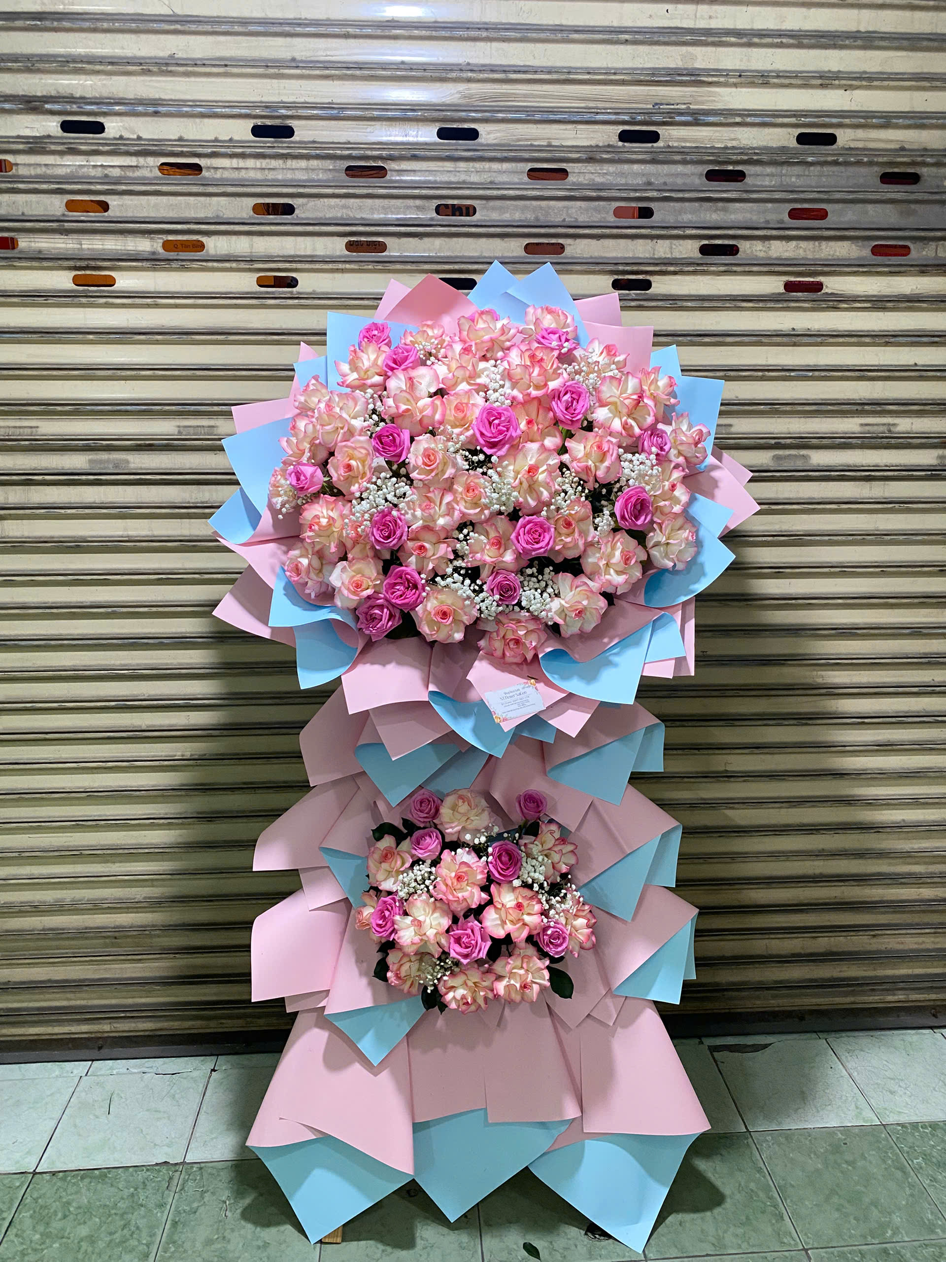 Kệ hoa khai trương 052