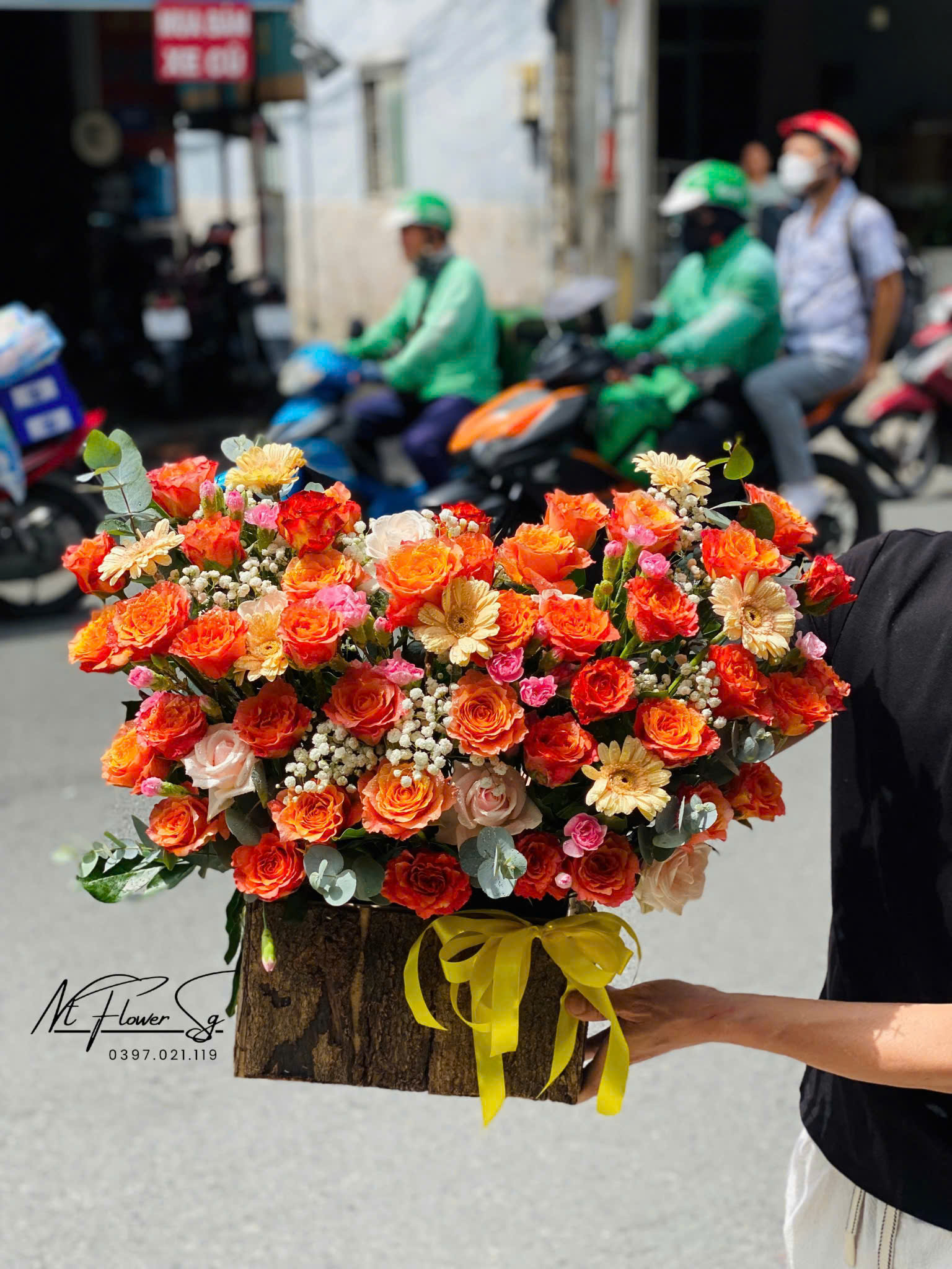 giỏ hoa chúc mừng 090