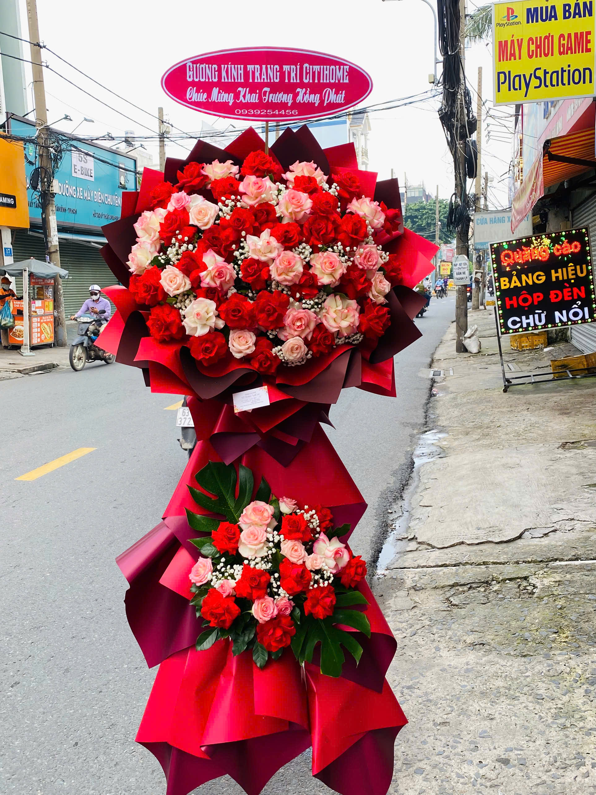 Kệ hoa khai trương 063