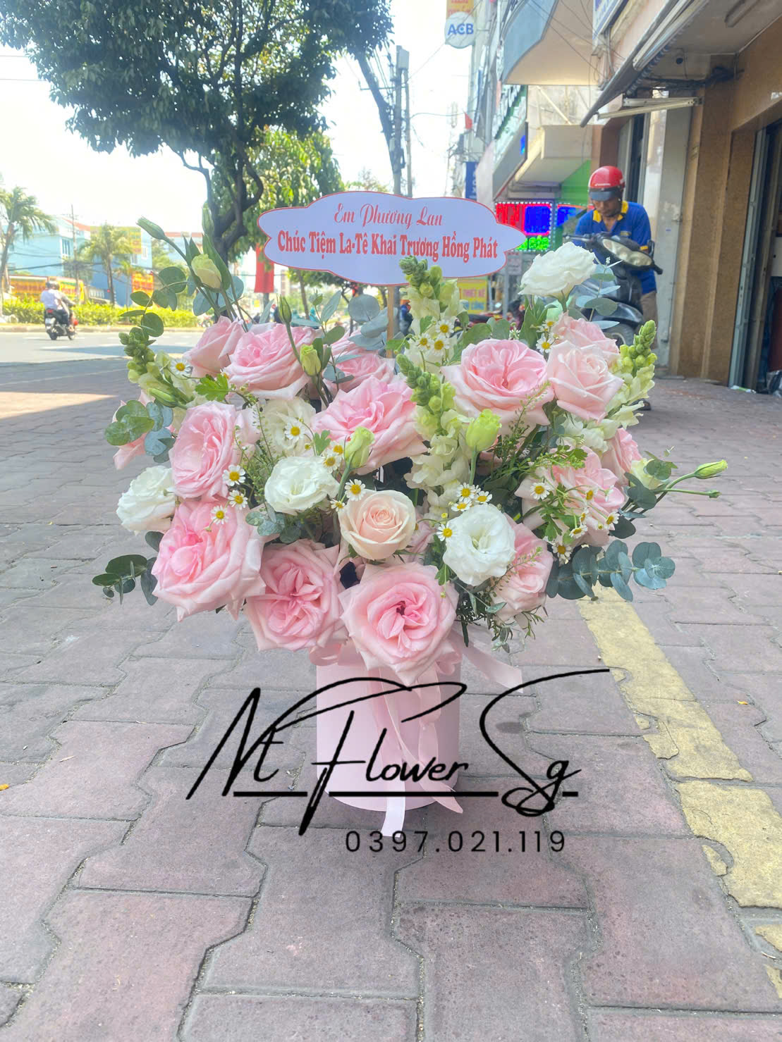 Giỏ hoa tươi 8/3 10