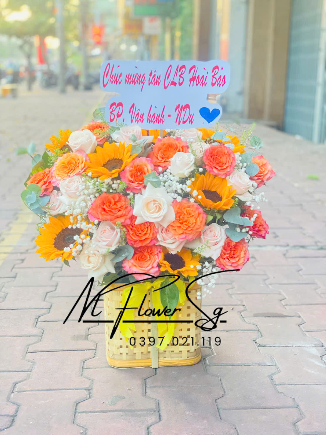 Giỏ hoa tươi 8/3 12