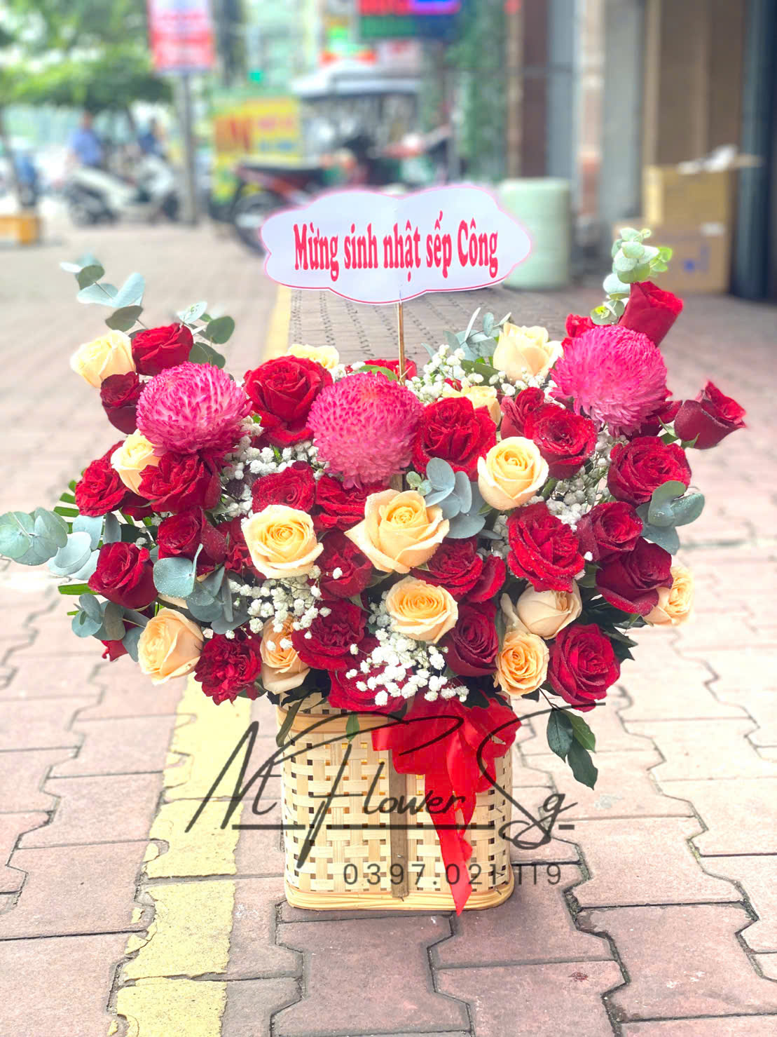 Giỏ hoa tươi 8/3 24